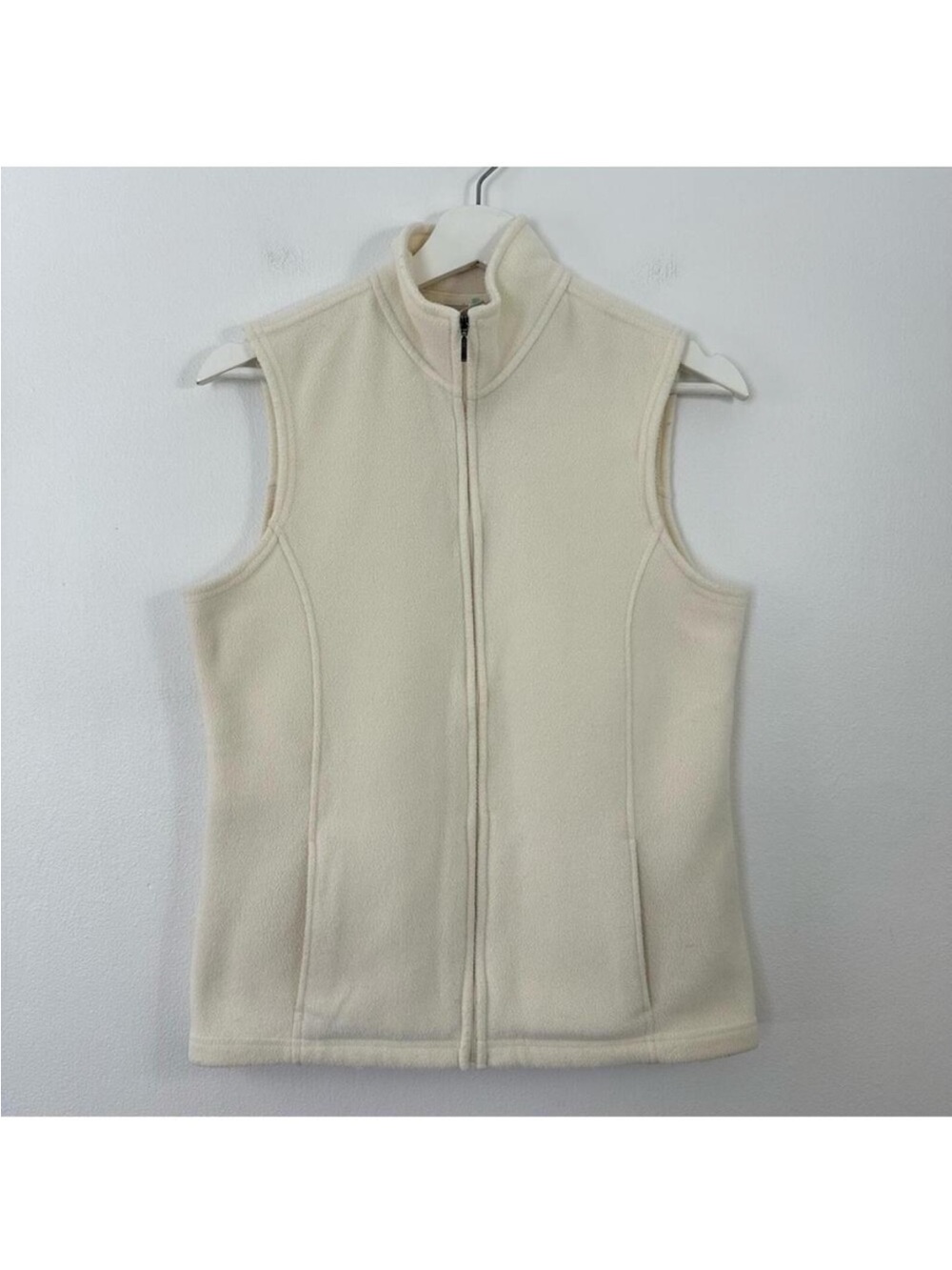 L.L Bean Women’s White Zip Up Vest Size M